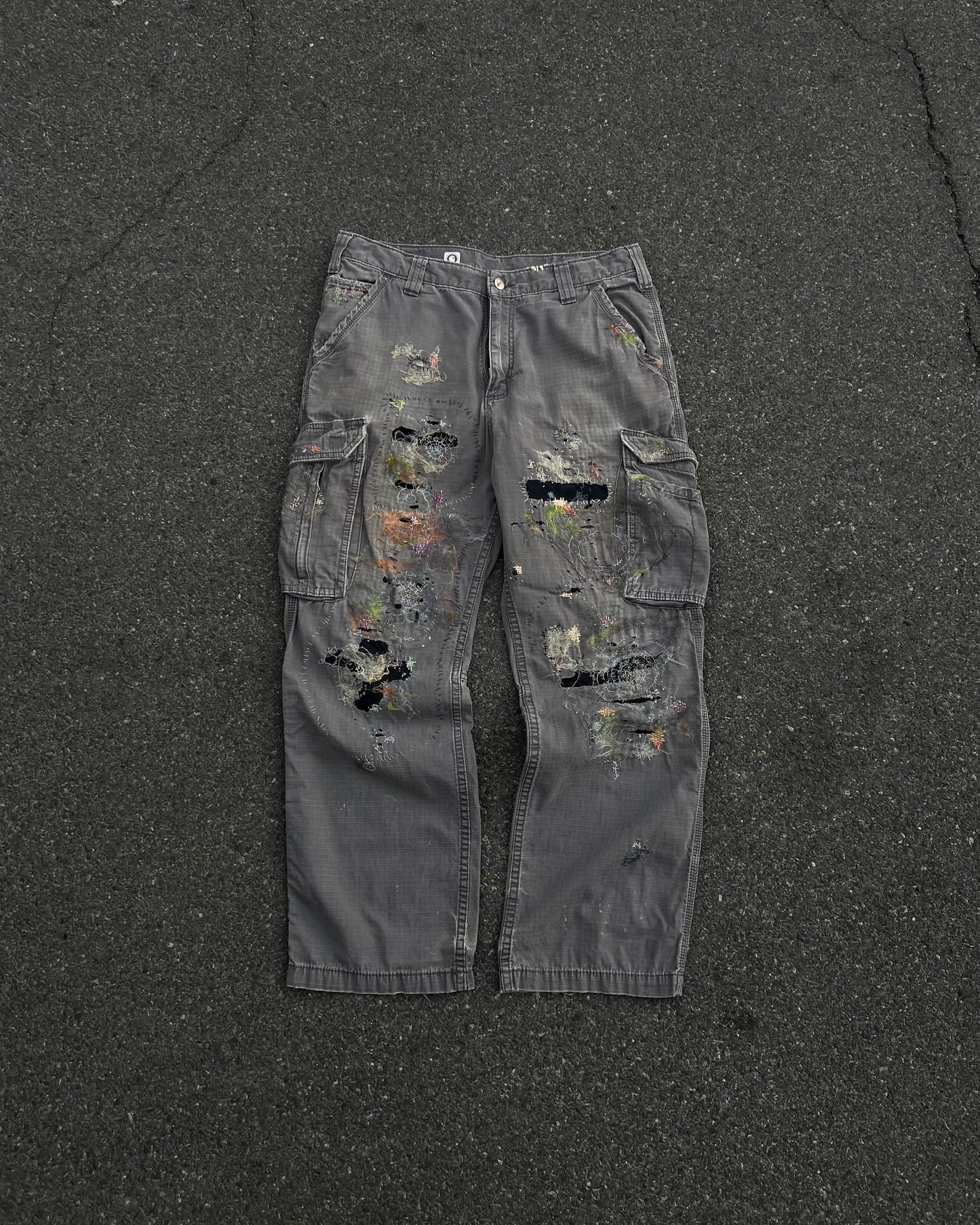 ""'Embroidered "Cargo pants
