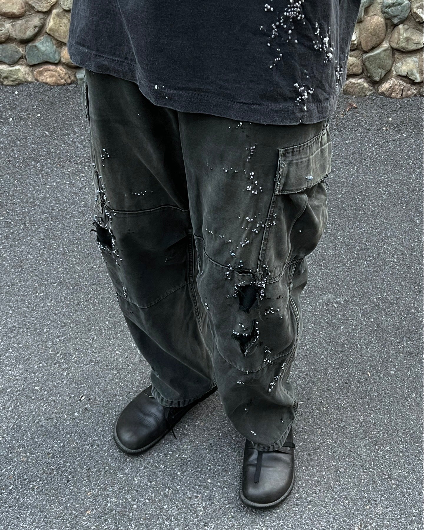 " Embroidered Dot Faded Cargo