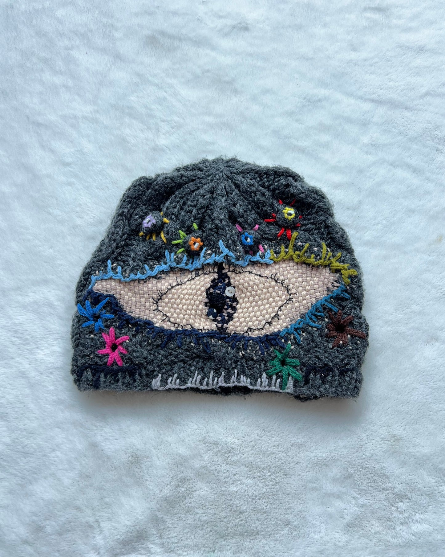 Z Embroidered 'EYE Grey Beanie