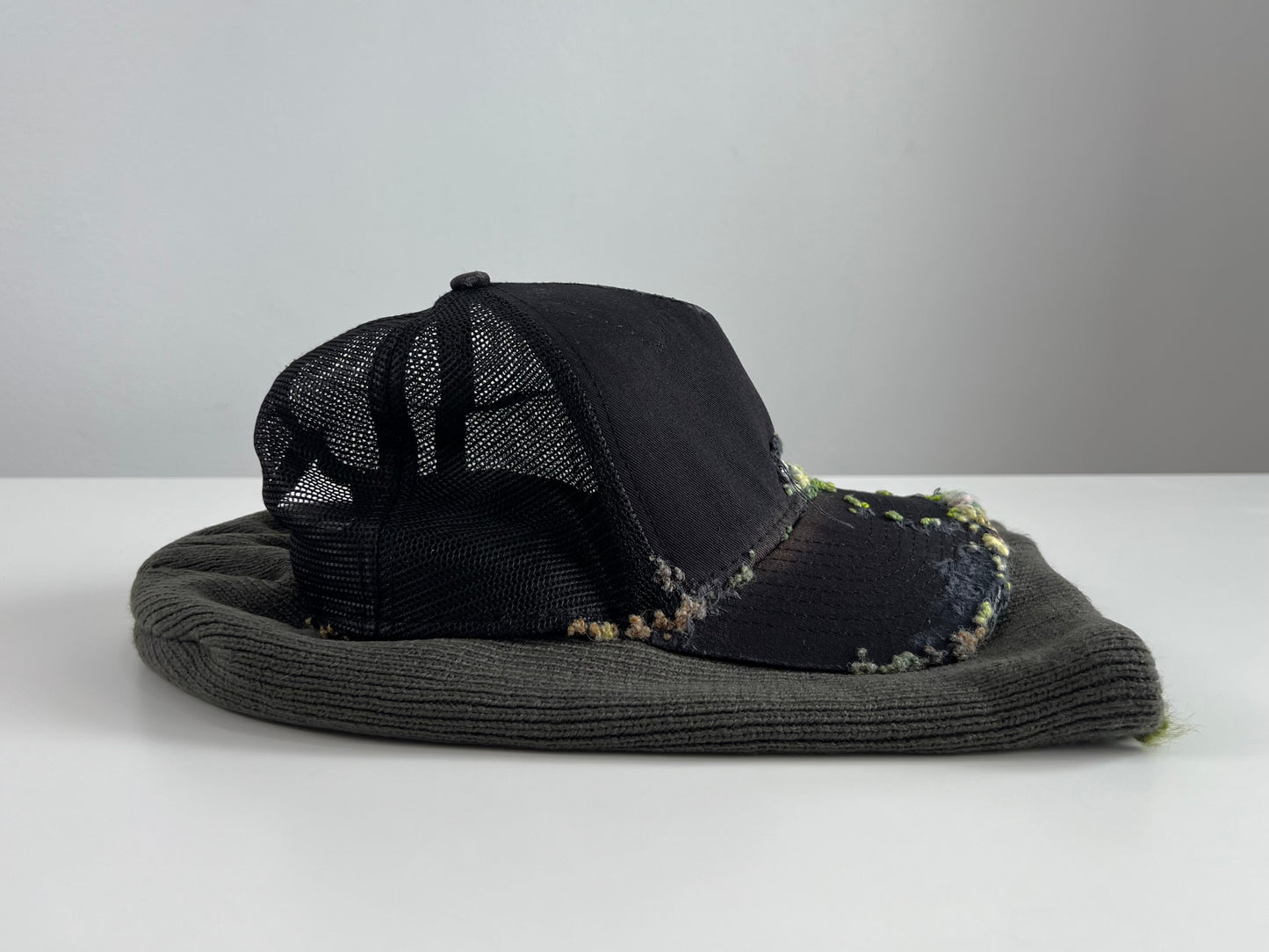 "   Embroidered Dot Truker hat