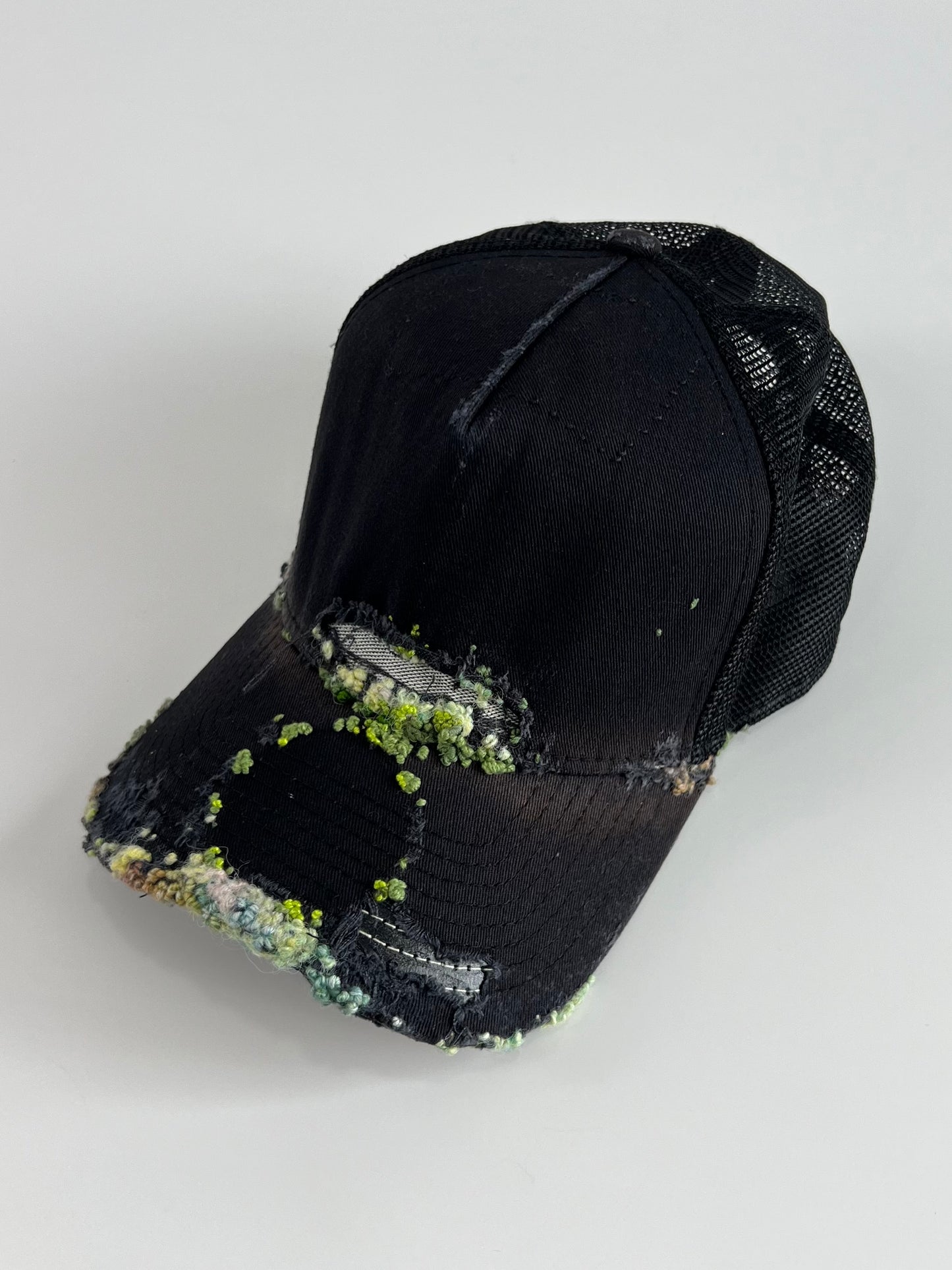 "   Embroidered Dot Truker hat