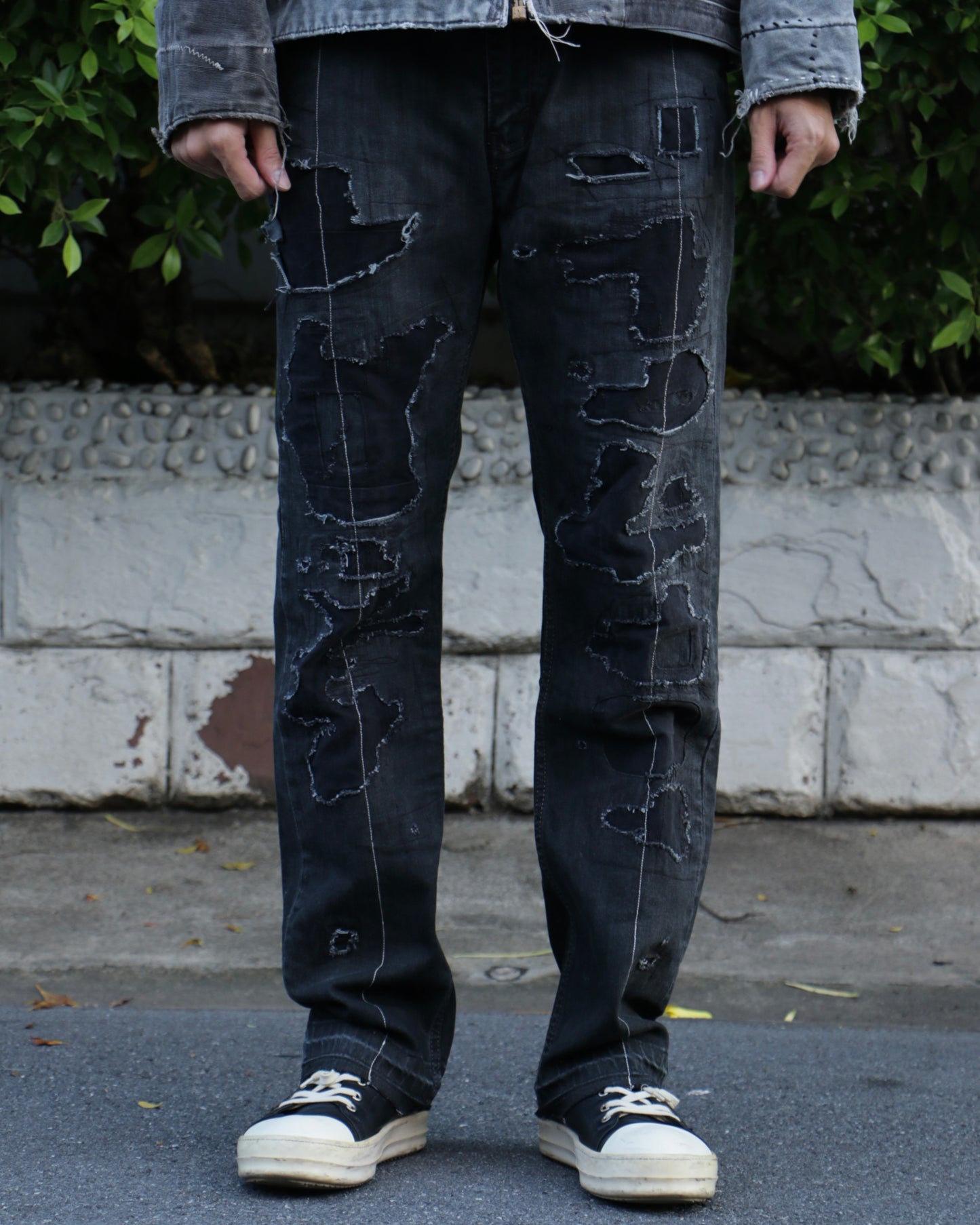 "Patchwork & Distressed Black Denim Pants